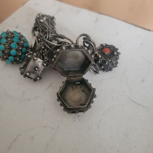 Vintage 7" Italian Etruscan 800 Silver 6 Charm Bracelet - Picture 4 of 8